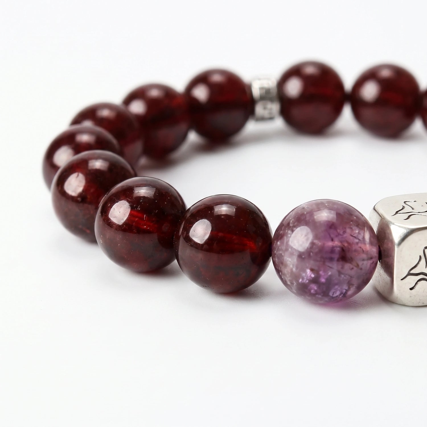 Solaris Fire bracelet macro detail, Orange Garnet and Purple Auralite-23 — Leymen Jewels